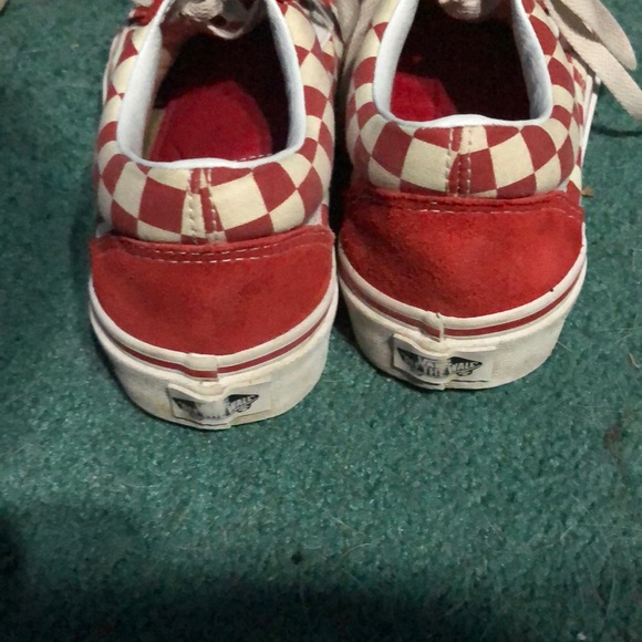 Red vans - Picture 3 of 5